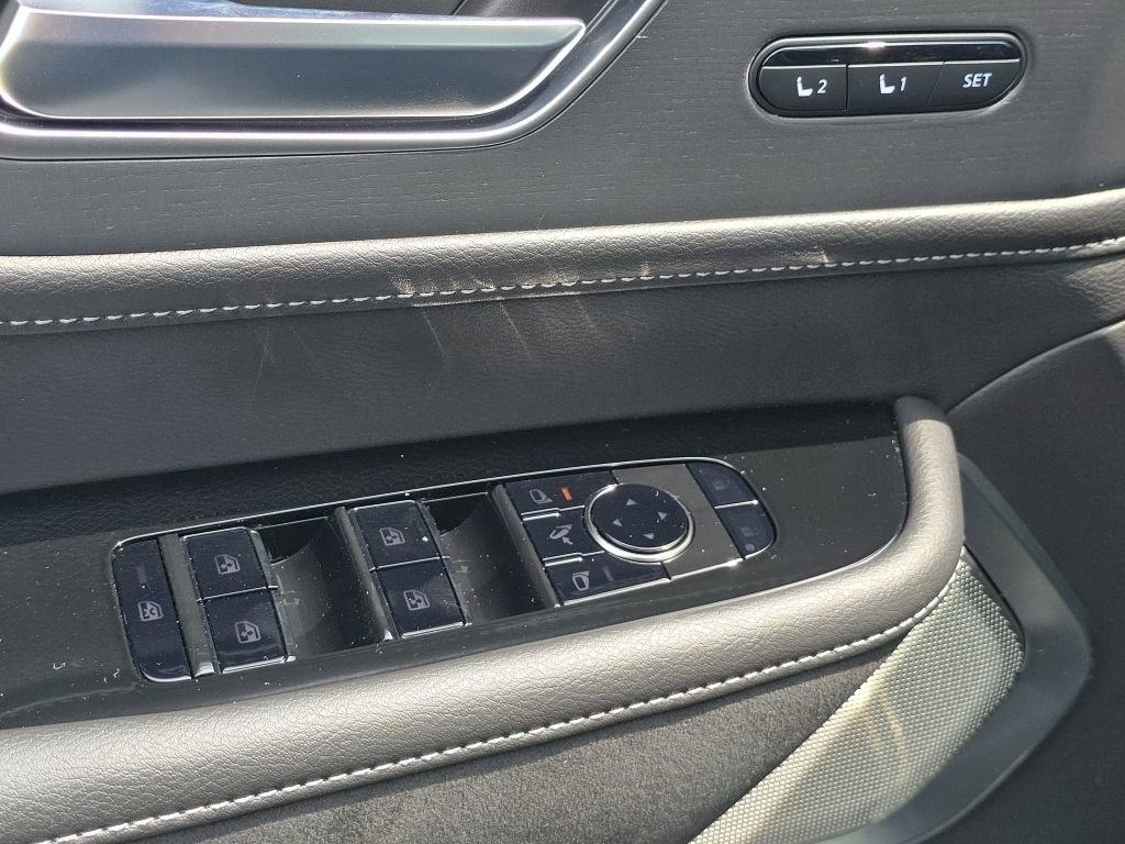 New 2025 INFINITI QX80 Sensory image 33