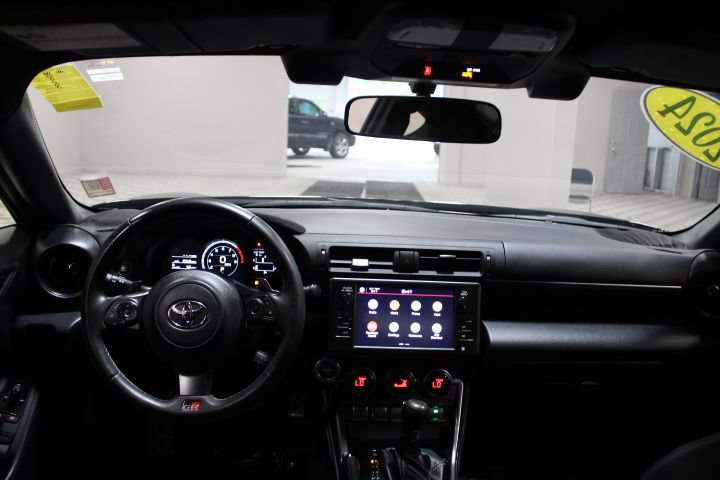 Used 2024 Toyota GR86 Premium RWD image 2