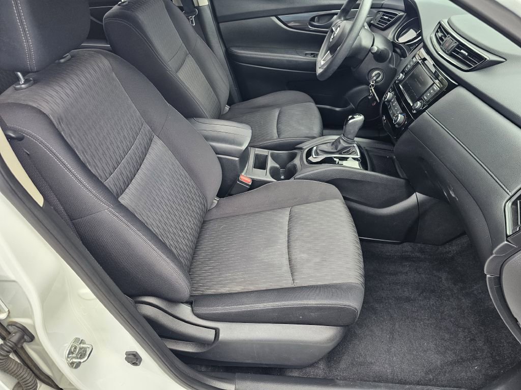 Used 2020 Nissan Rogue S image 18