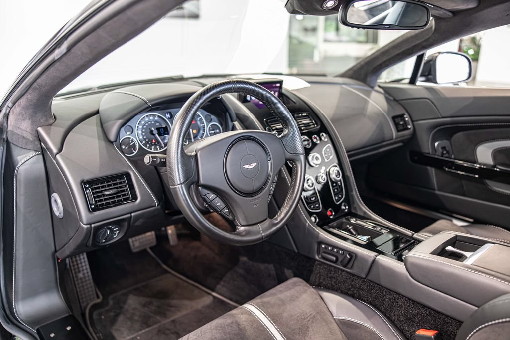 Used 2017 Aston Martin V12 Vantage S RWD image 19