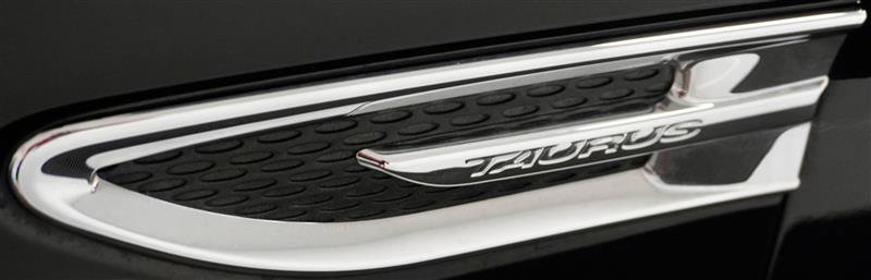 Used 2016 Ford Taurus Limited FWD image 36