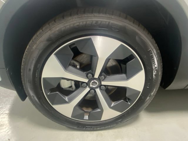Used 2026 Volvo XC40 B5 Plus AWD/4WD image 5
