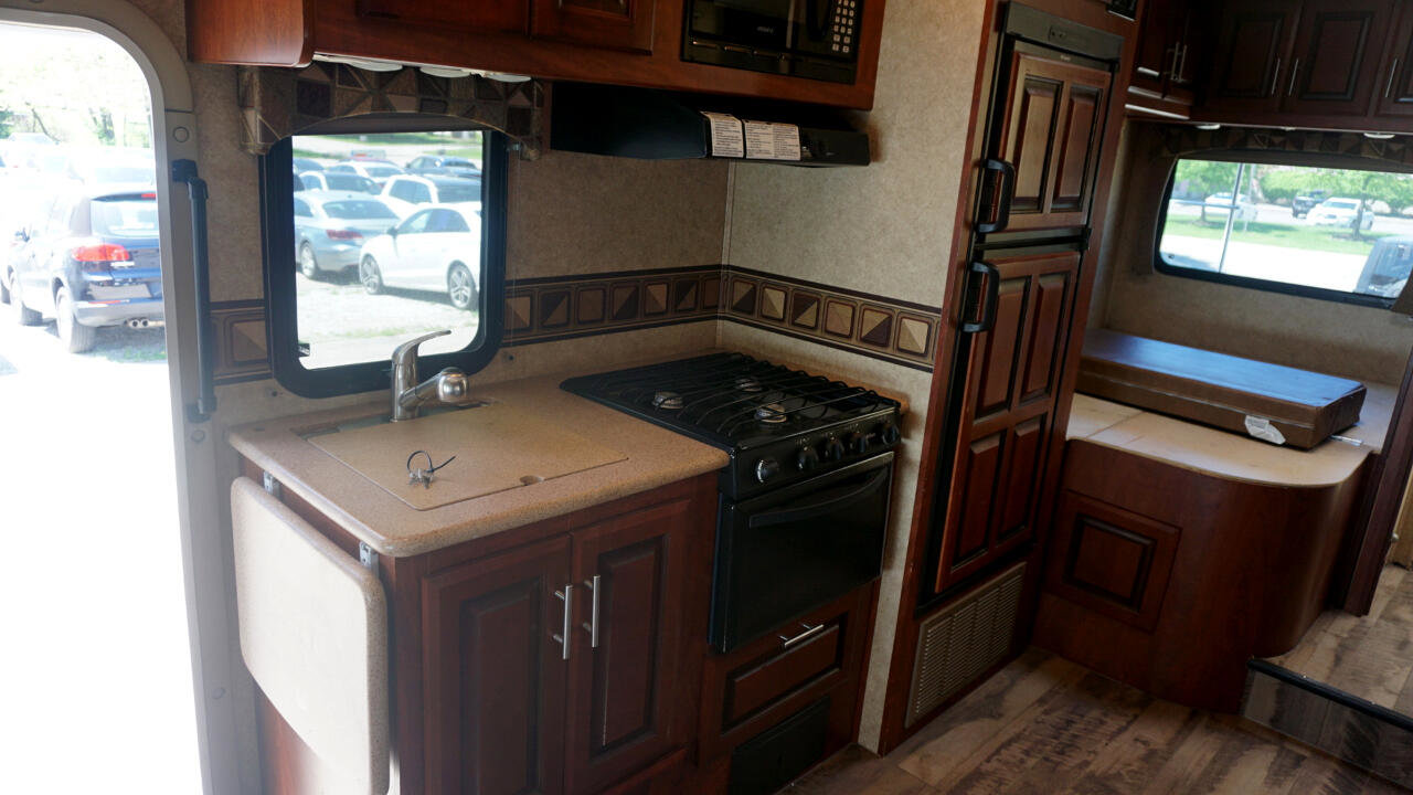 Used 2012 Mercedes-Benz Sprinter 3500 image 23