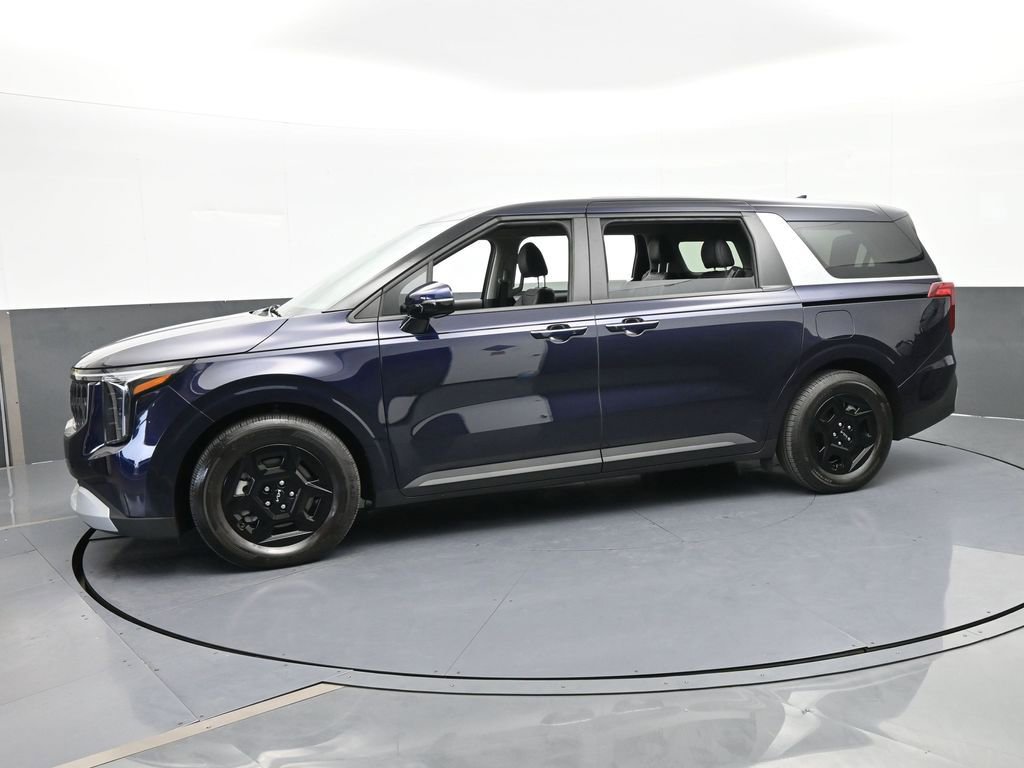 Used 2025 Kia Carnival image 2