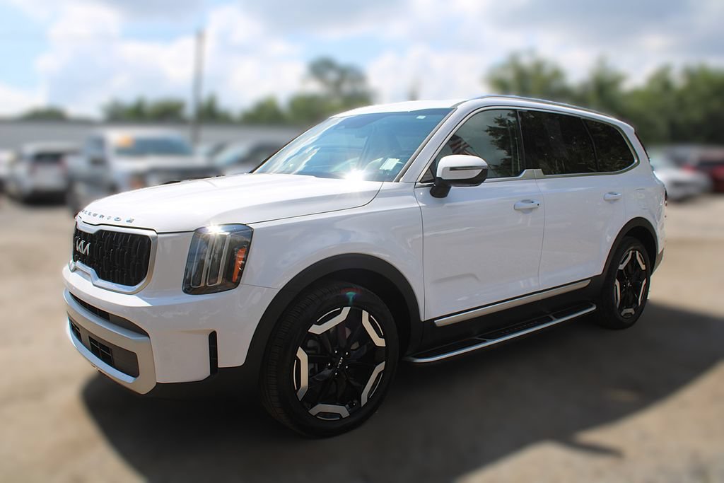 Certified 2024 Kia Telluride EX w/ EX Captain's Chair Package FWD image 16