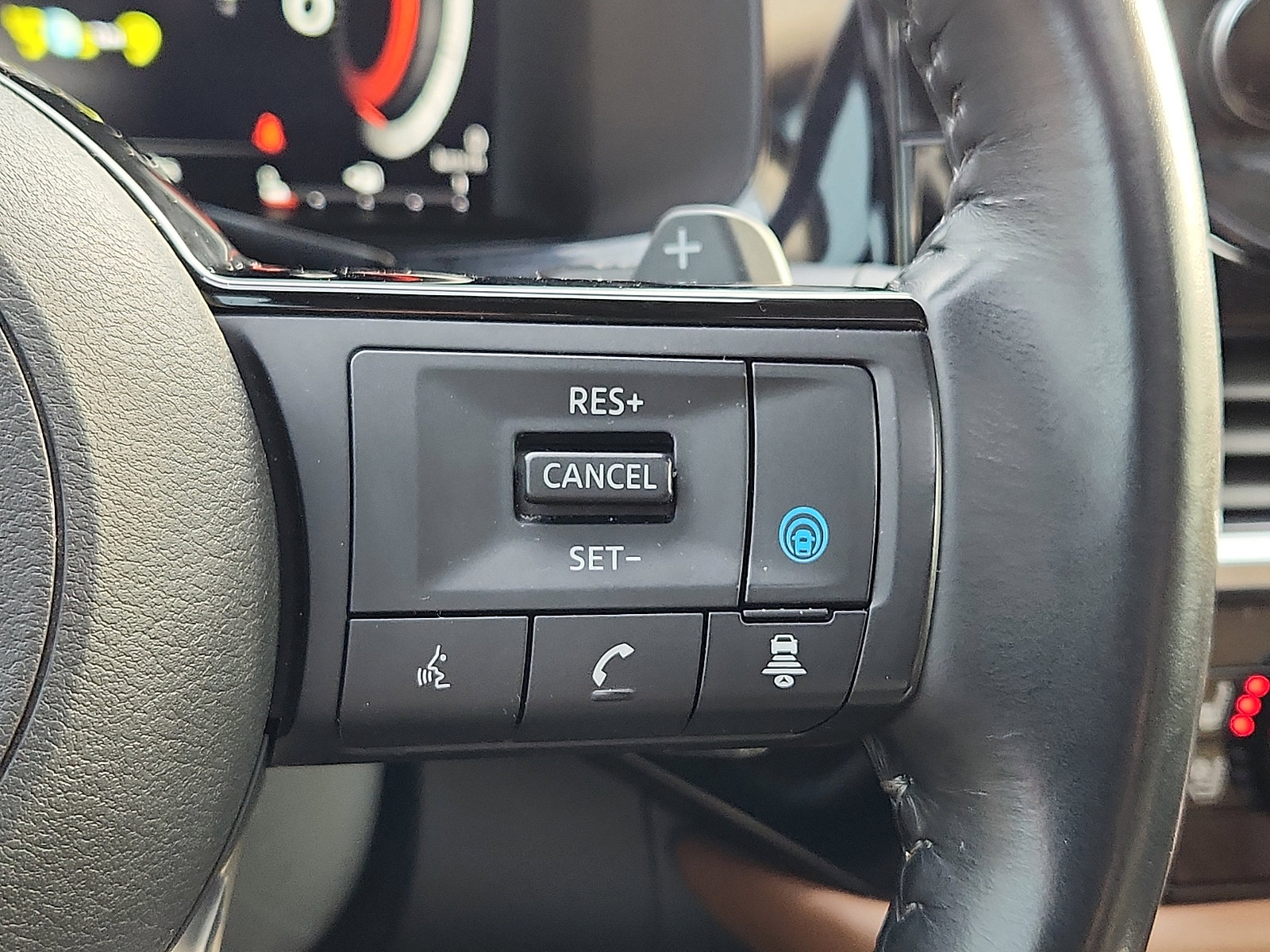 Used 2023 Nissan Pathfinder Platinum w/ Cargo Package image 26