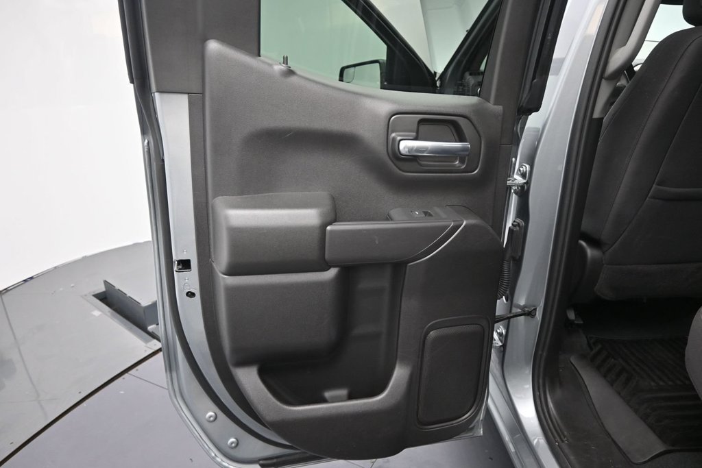Used 2026 Chevrolet Silverado 1500 Custom w/ LPO, Dark Essentials Package AWD/4WD image 18