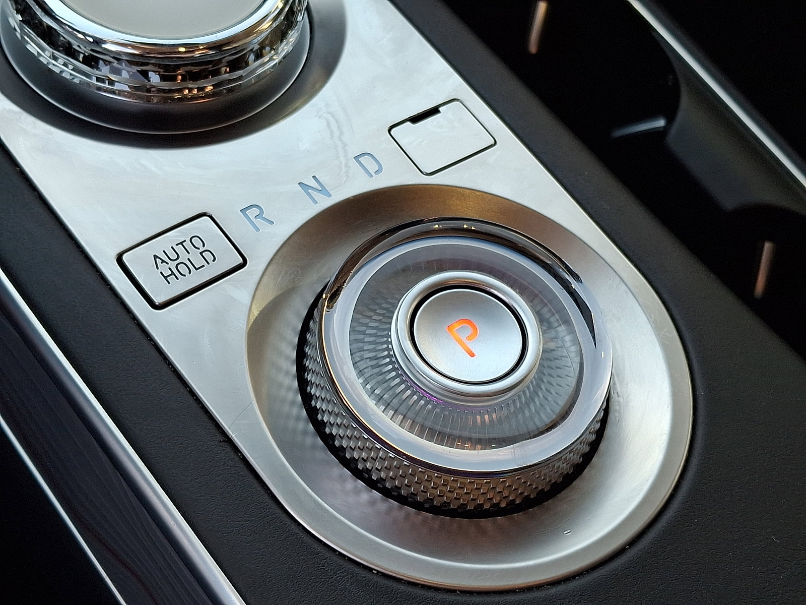 Certified 2022 Genesis GV70 2.5T w/ Advanced Package image 17