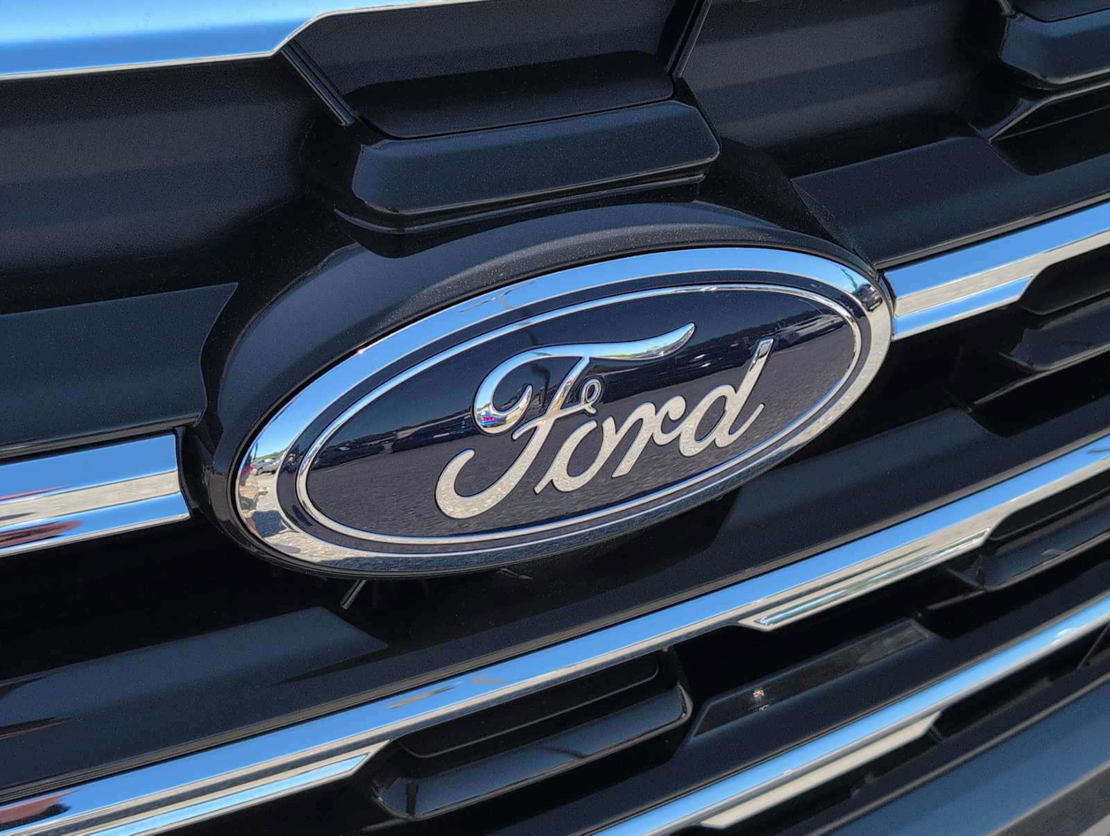 New 2026 Ford Explorer Active RWD image 17