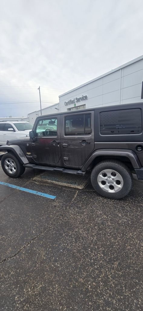 Used 2014 Jeep Wrangler Unlimited Sahara w/ Dual Top Group image 6
