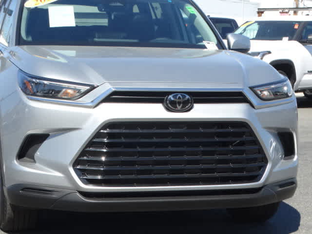 Used 2025 Toyota Grand Highlander FWD image 4