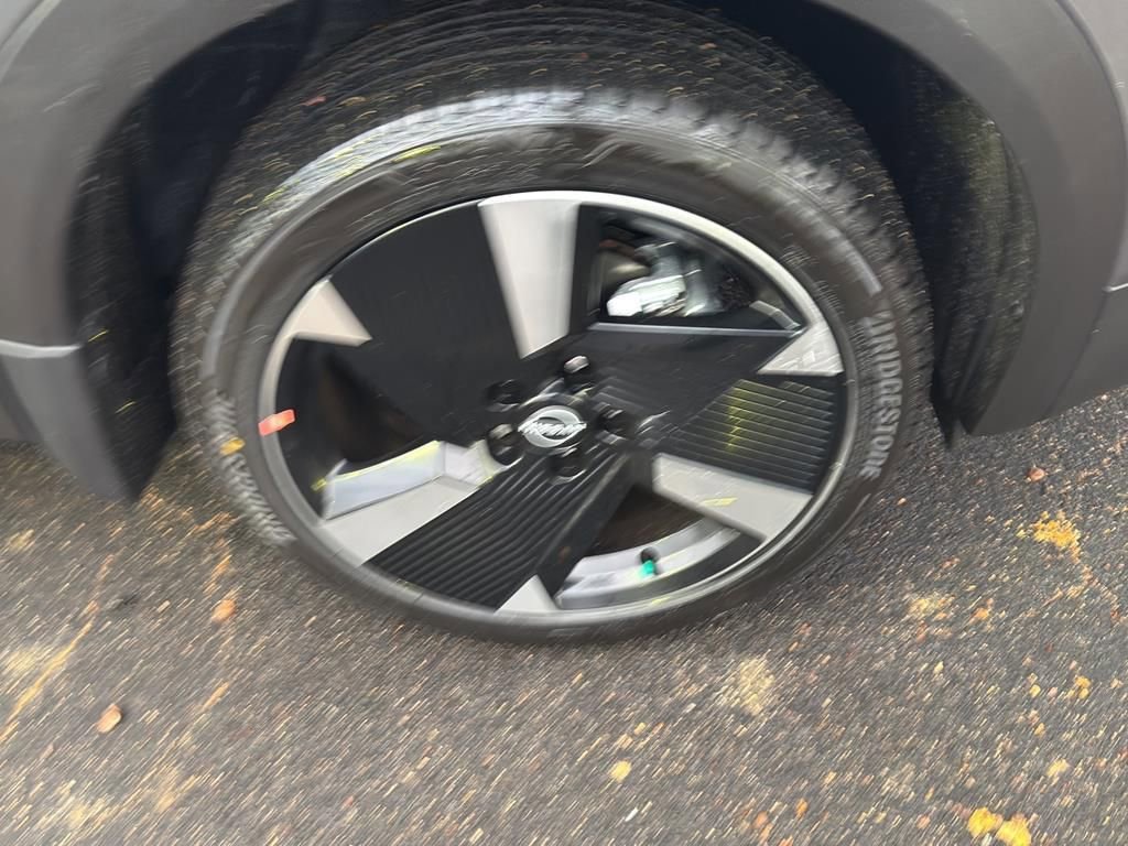 New 2026 Nissan Kicks SR image 9