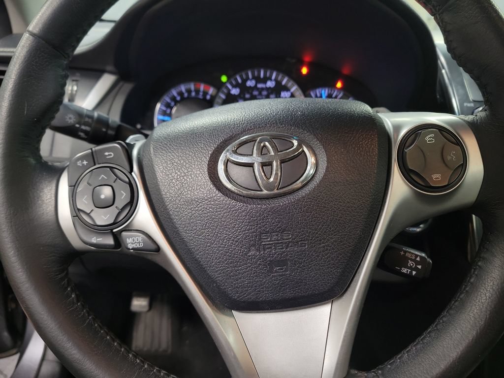 Used 2014 Toyota Camry SE w/ Moonroof Package FWD image 21
