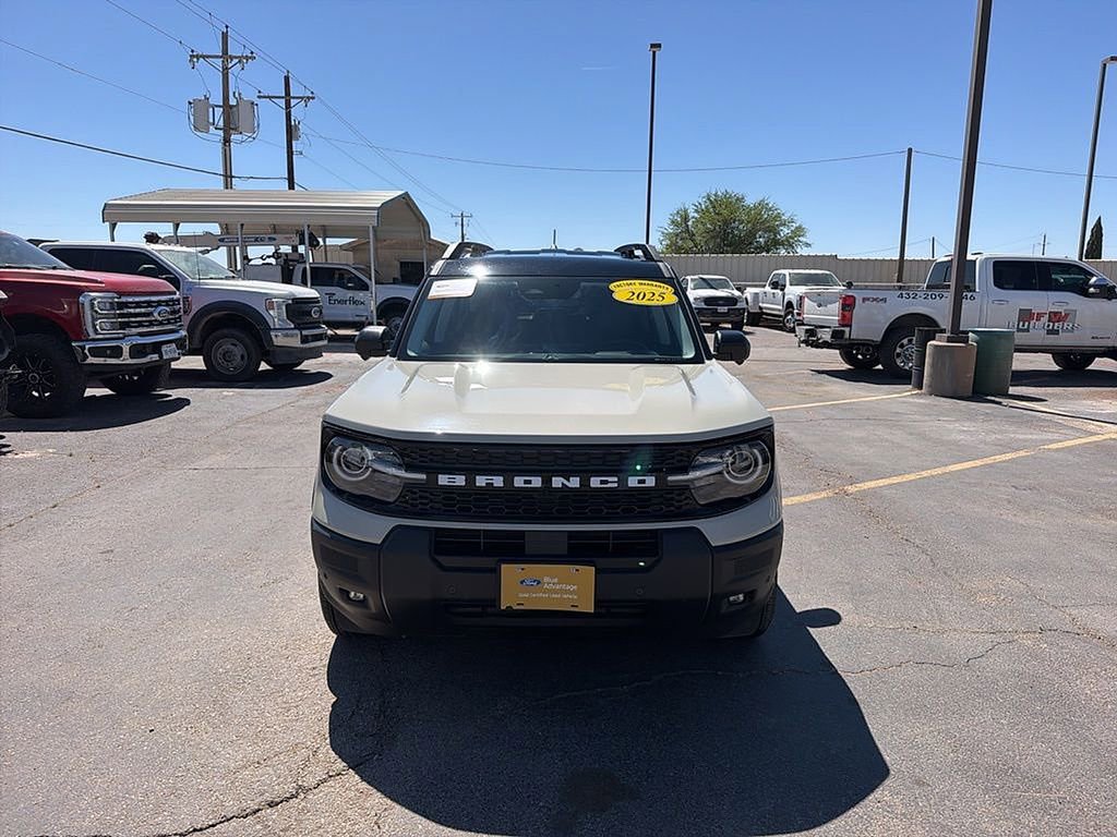 Certified 2025 Ford Bronco Sport Outer Banks w/ Outer Banks Tech Package+ image 2