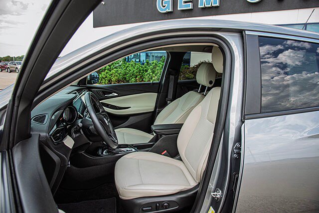 Used 2023 Buick Encore GX Preferred w/ Cold Weather Comfort Package FWD image 14