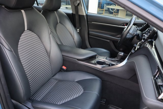 Used 2024 Toyota Camry SE image 13