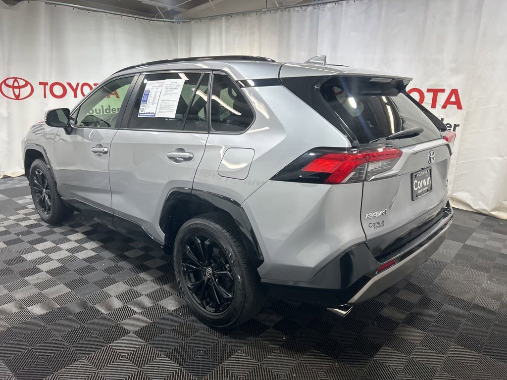 Used 2023 Toyota RAV4 SE image 5