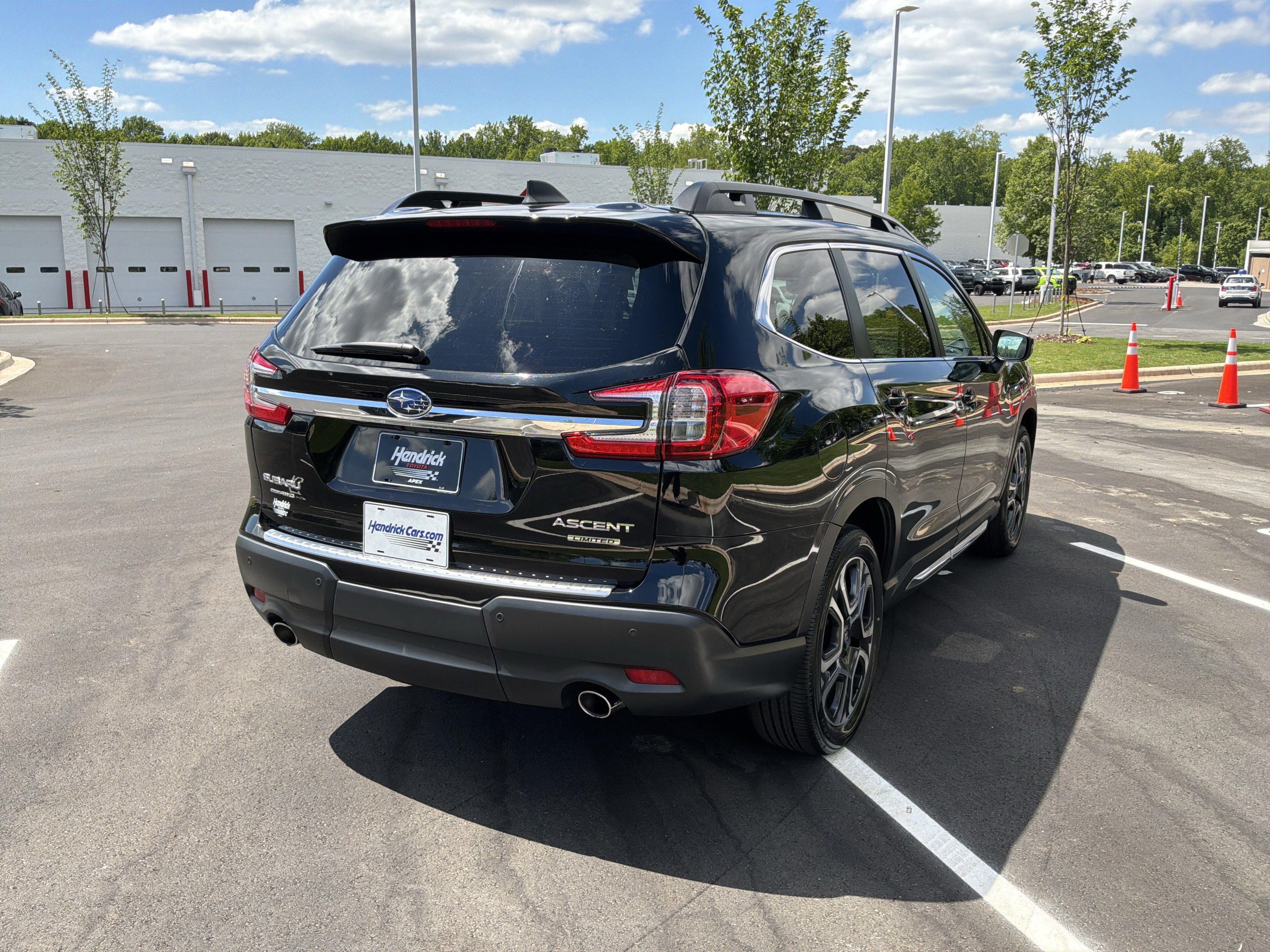 Used 2023 Subaru Ascent Limited AWD/4WD image 10