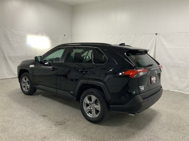 Used 2024 Toyota RAV4 LE AWD/4WD image 7