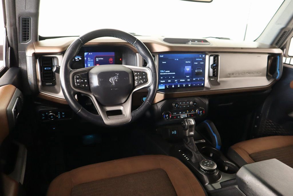 Used 2023 Ford Bronco Outer Banks image 2