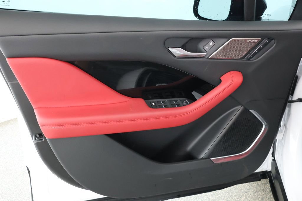 Used 2024 Jaguar I-PACE R-Dynamic HSE image 8