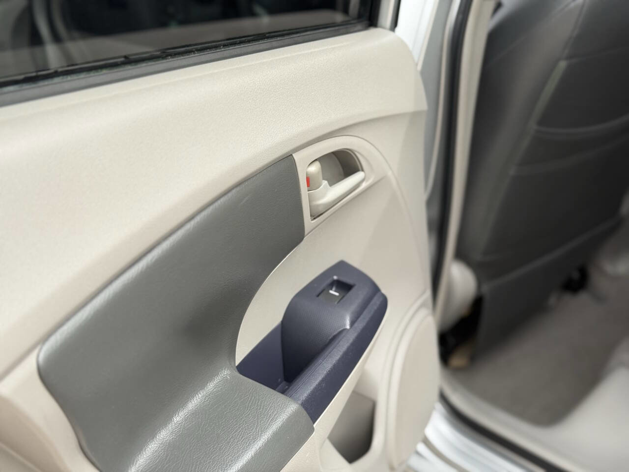 Used 2010 Honda Insight EX image 11