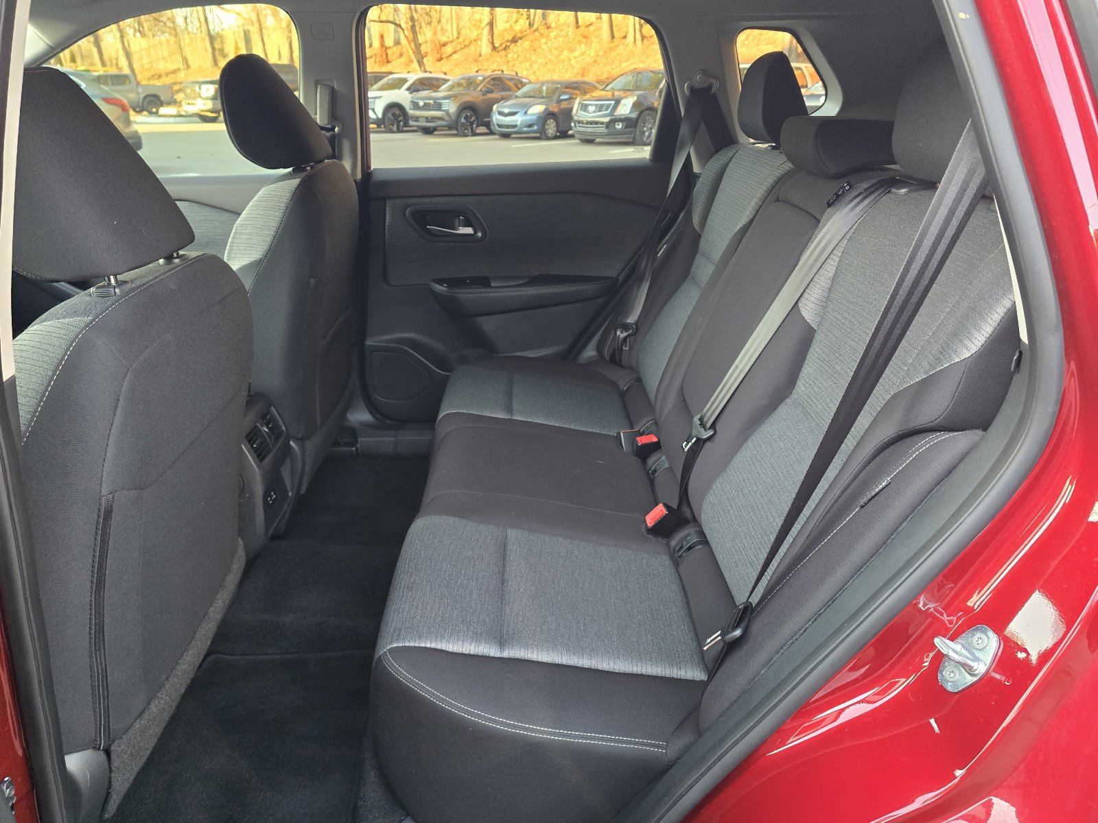 Used 2023 Nissan Rogue SV image 10