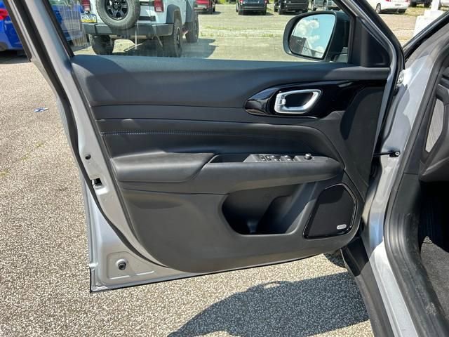 New 2025 Jeep Compass Limited w/ Sun & Sound Group image 10