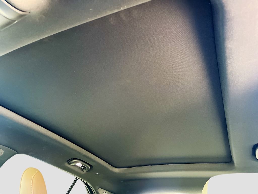 Used 2024 Cadillac XT4 Luxury w/ Cold Weather Package image 22