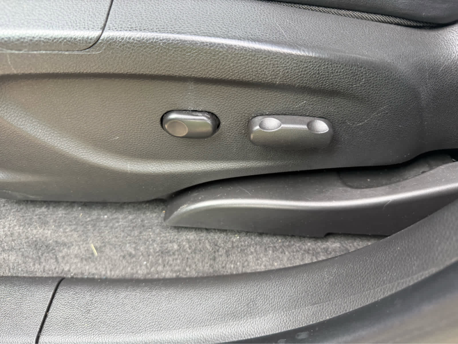Used 2015 Buick Encore Convenience FWD image 14