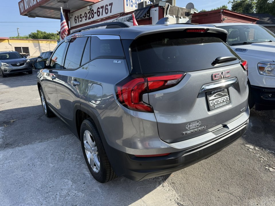 Used 2018 GMC Terrain SLE w/ Driver Convenience Package AWD/4WD image 4
