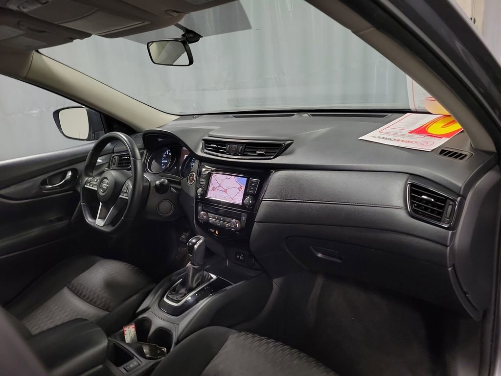 Used 2018 Nissan Rogue SV w/ Premium Package image 26