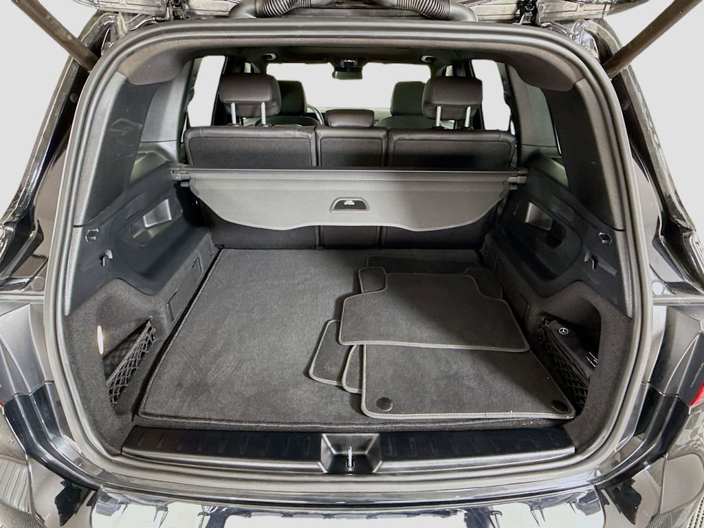 Used 2024 Mercedes-Benz GLB 250 w/ Exclusive Package image 26