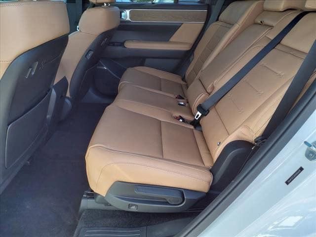 Used 2025 Hyundai Santa Fe Limited image 17