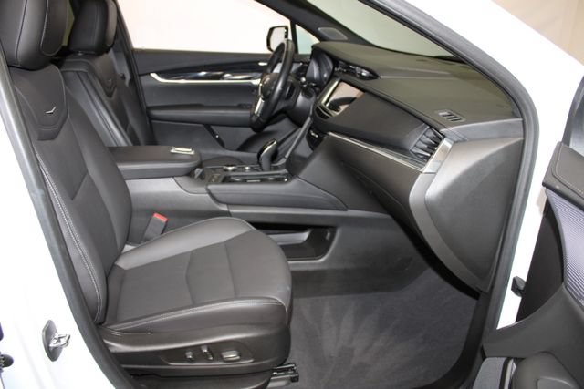 Certified 2023 Cadillac XT5 Premium Luxury w/ LPO, Floor Liner Package AWD/4WD image 14