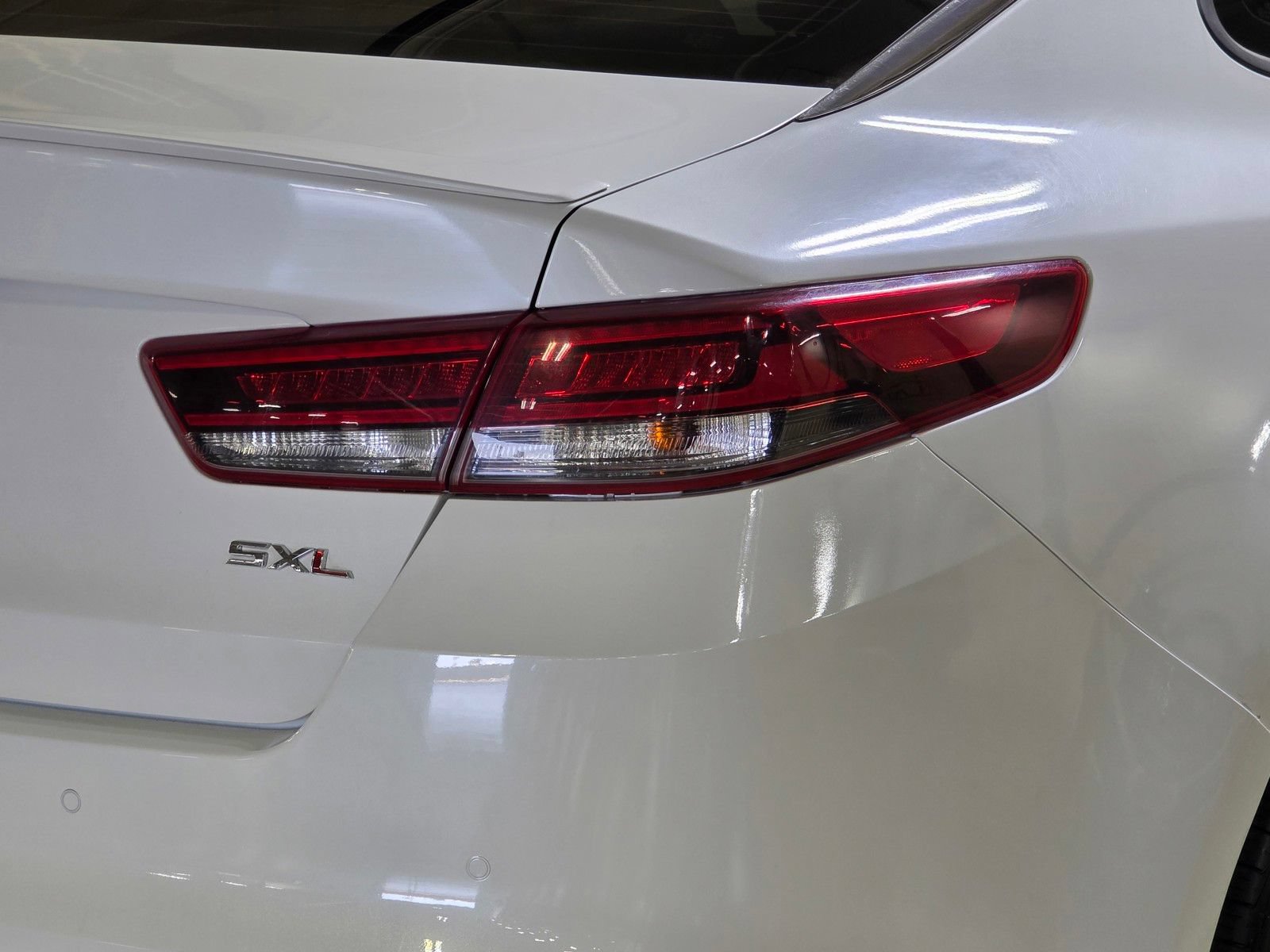 Used 2018 Kia Optima SX w/ Technology Package FWD image 12