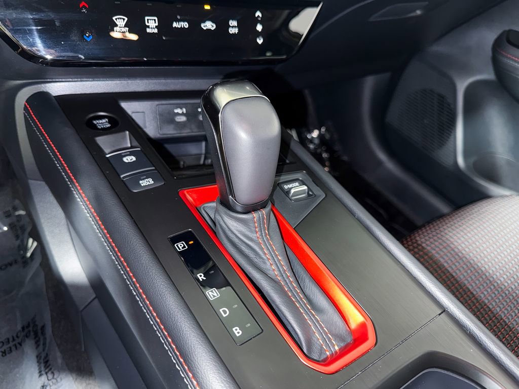 Certified 2025 Nissan Kicks SR image 19