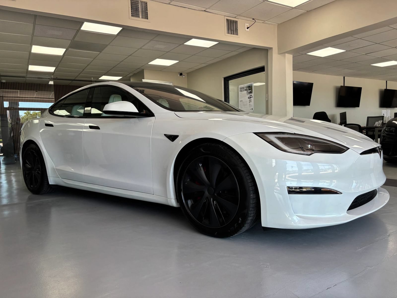 Used 2025 Tesla Model S Plaid AWD/4WD image 2