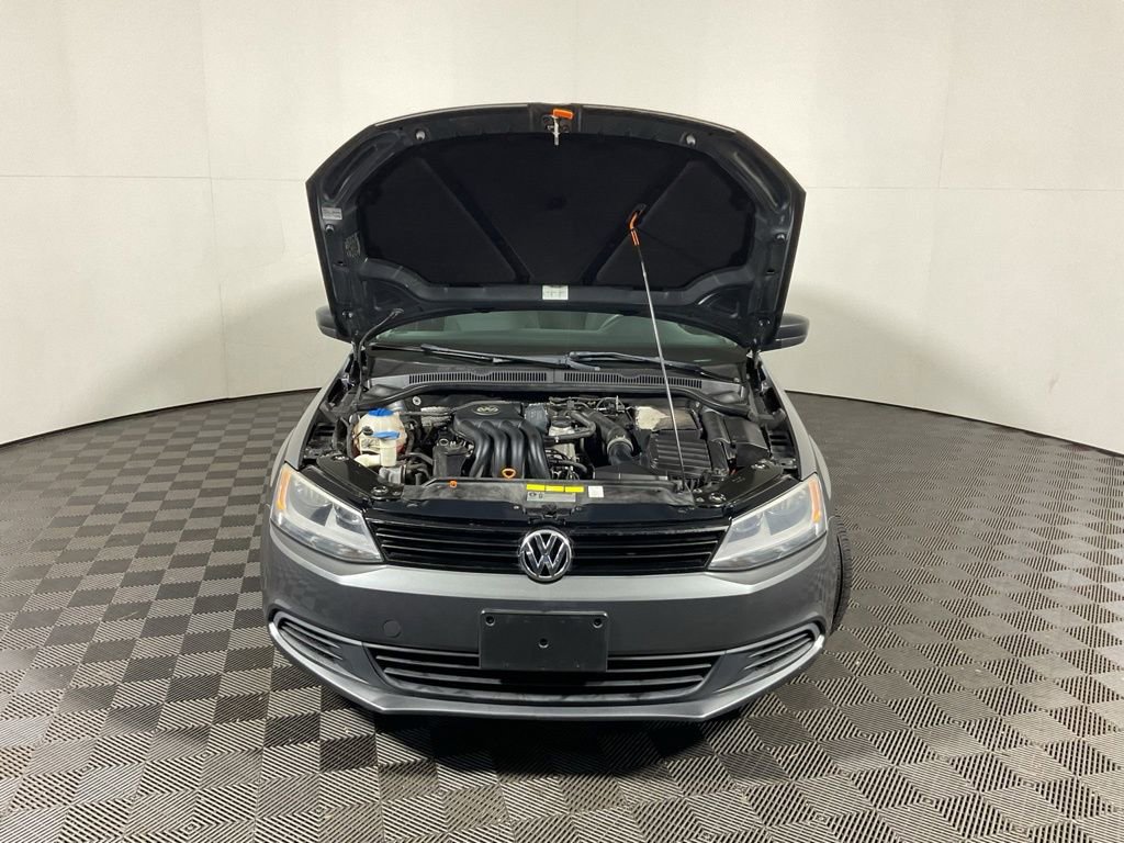 Used 2011 Volkswagen Jetta Sedan image 4