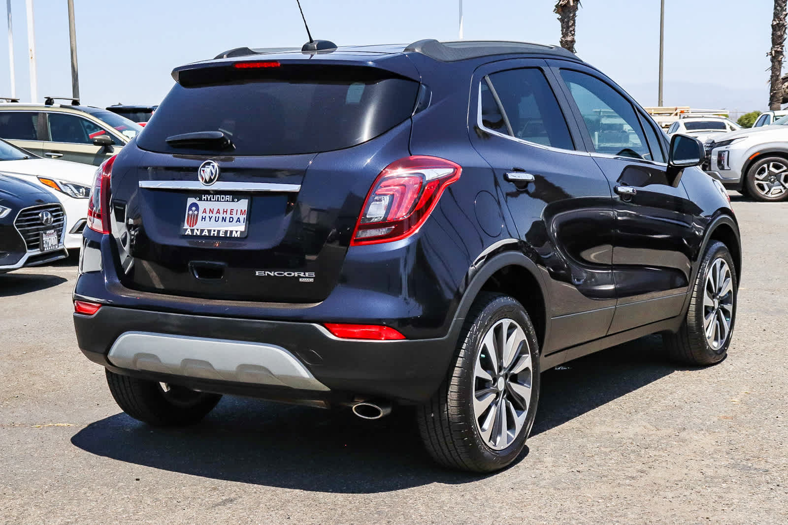 Used 2021 Buick Encore Preferred AWD/4WD image 7