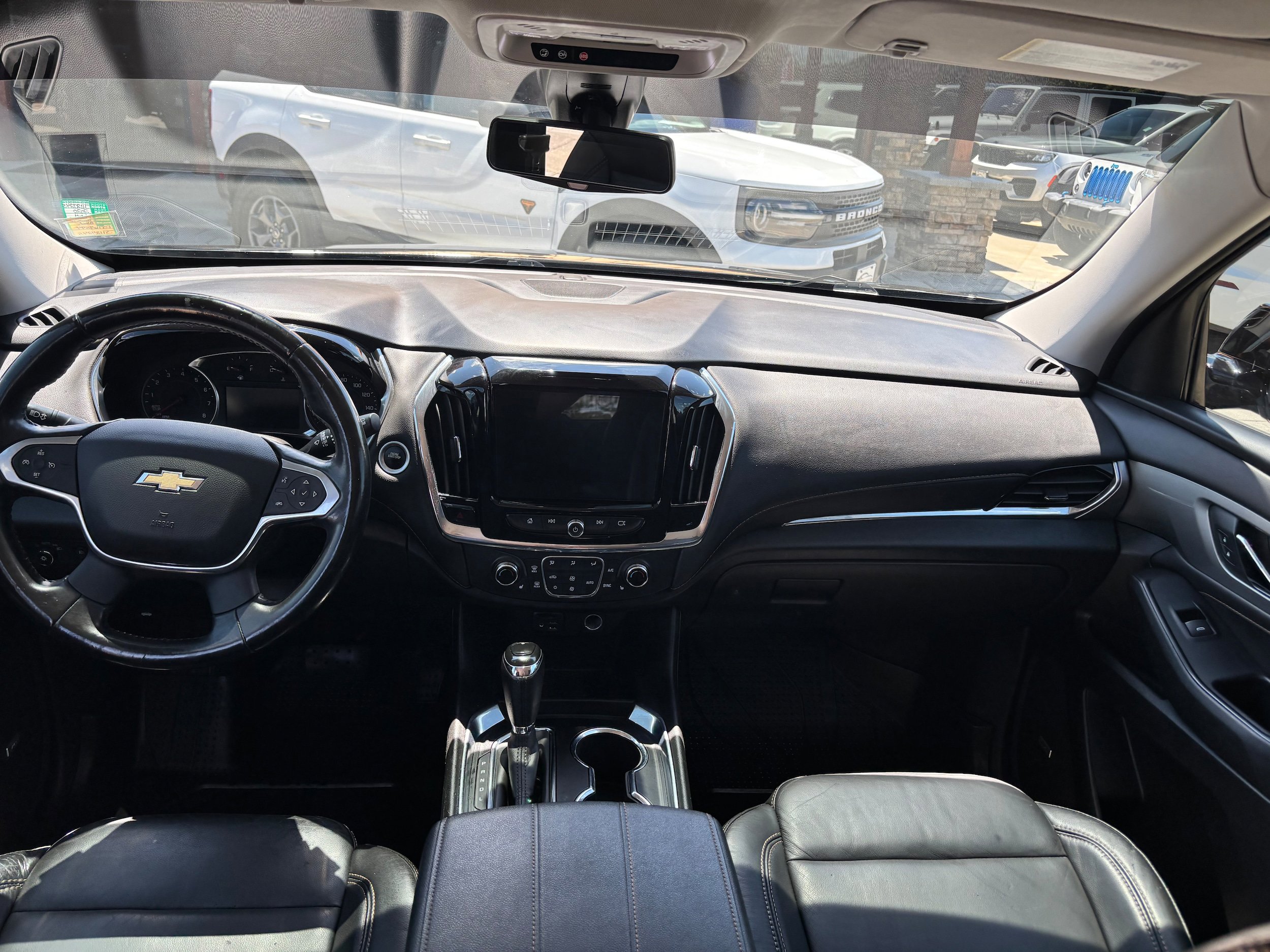 Used 2020 Chevrolet Traverse LT w/ LT Premium Package FWD image 14