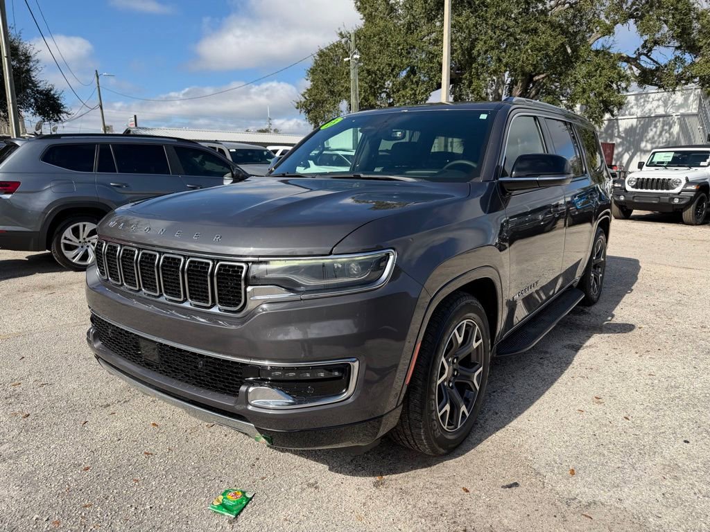 Used 2023 Jeep Wagoneer Series III w/ Preferred Equipment Group image 2