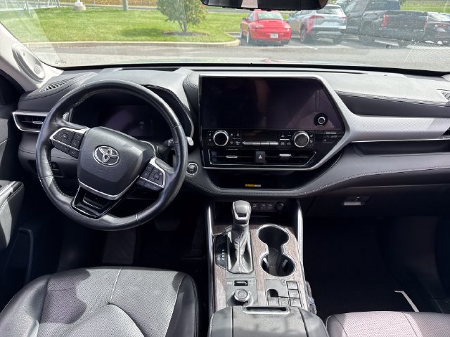 Used 2023 Toyota Highlander Platinum AWD/4WD image 20