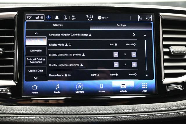 Certified 2022 Chrysler Pacifica Touring-L AWD/4WD image 40