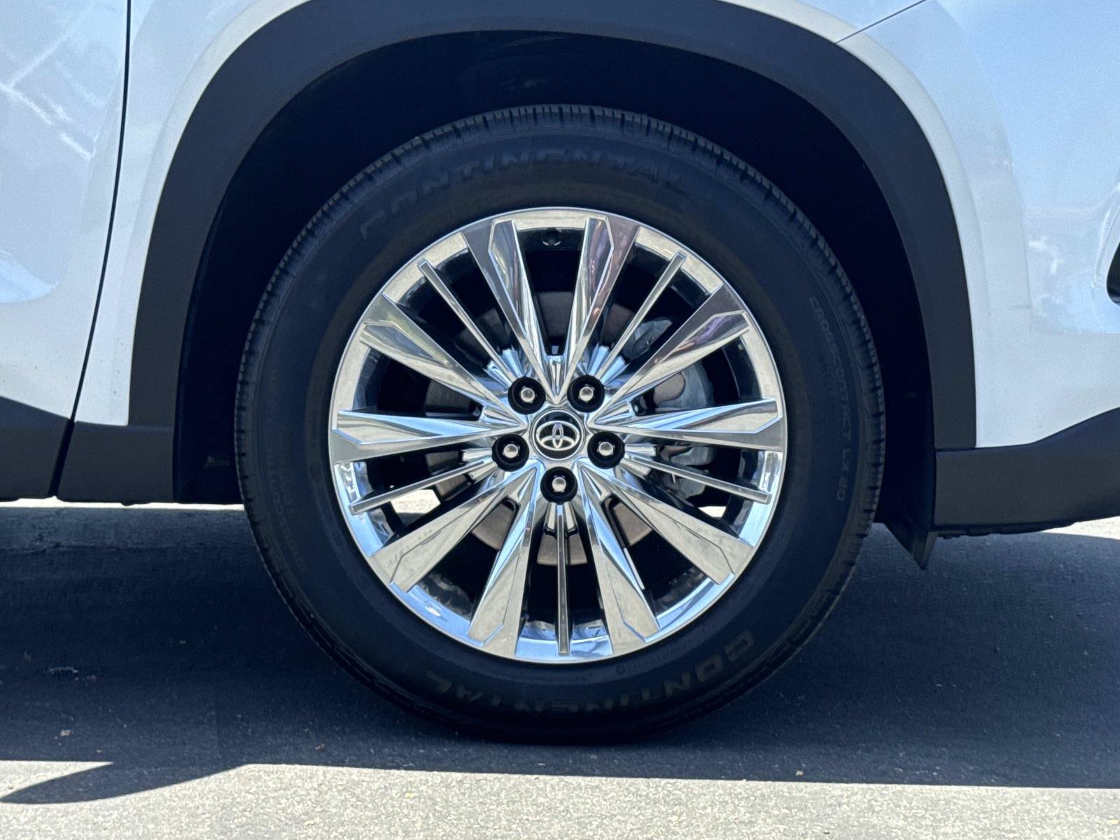 Used 2024 Toyota Grand Highlander AWD image 32