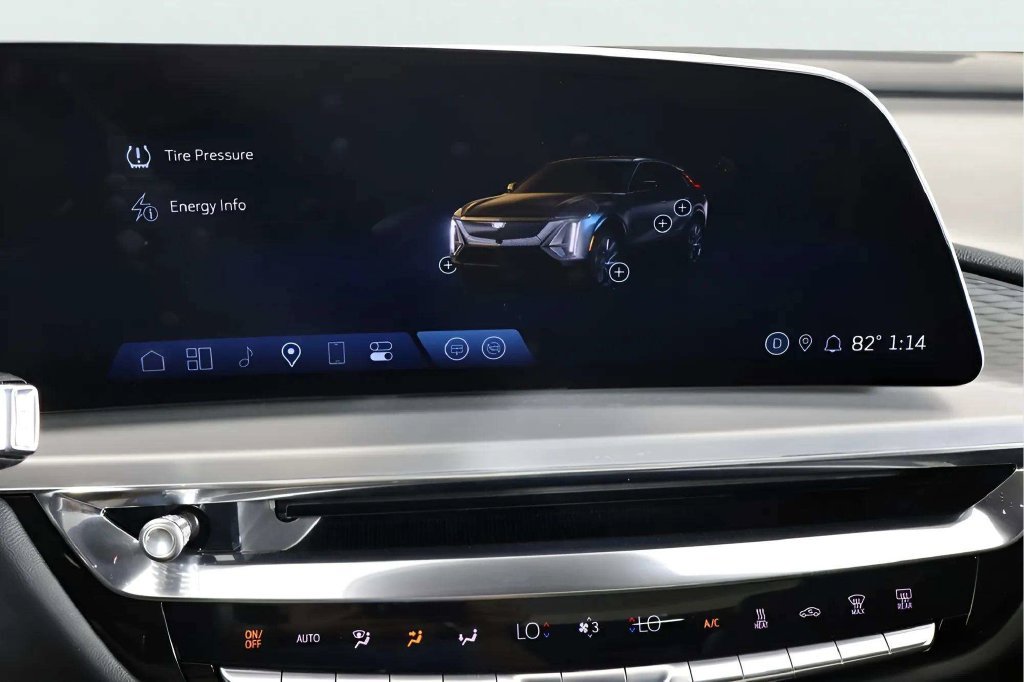 Used 2024 Cadillac Lyriq Luxury RWD image 13