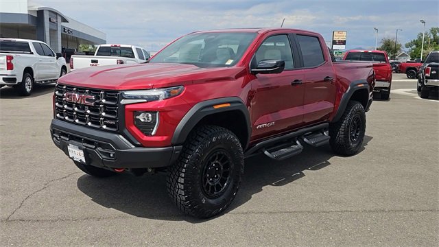 Used 2026 GMC Canyon AT4X w/ AT4X AEV Edition image 4