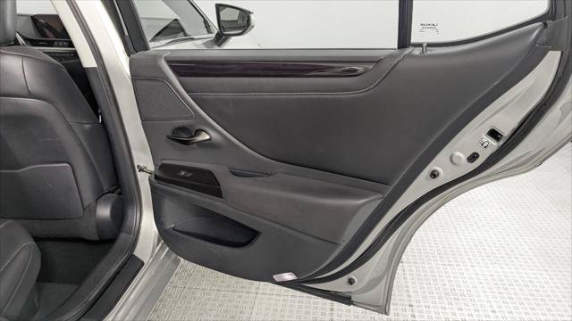 Used 2019 Lexus ES 300h w/ Premium Package FWD image 21