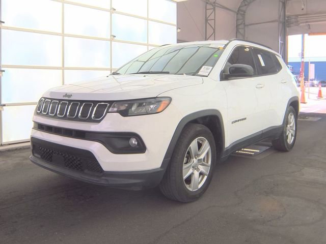 Used 2022 Jeep Compass Latitude image 1