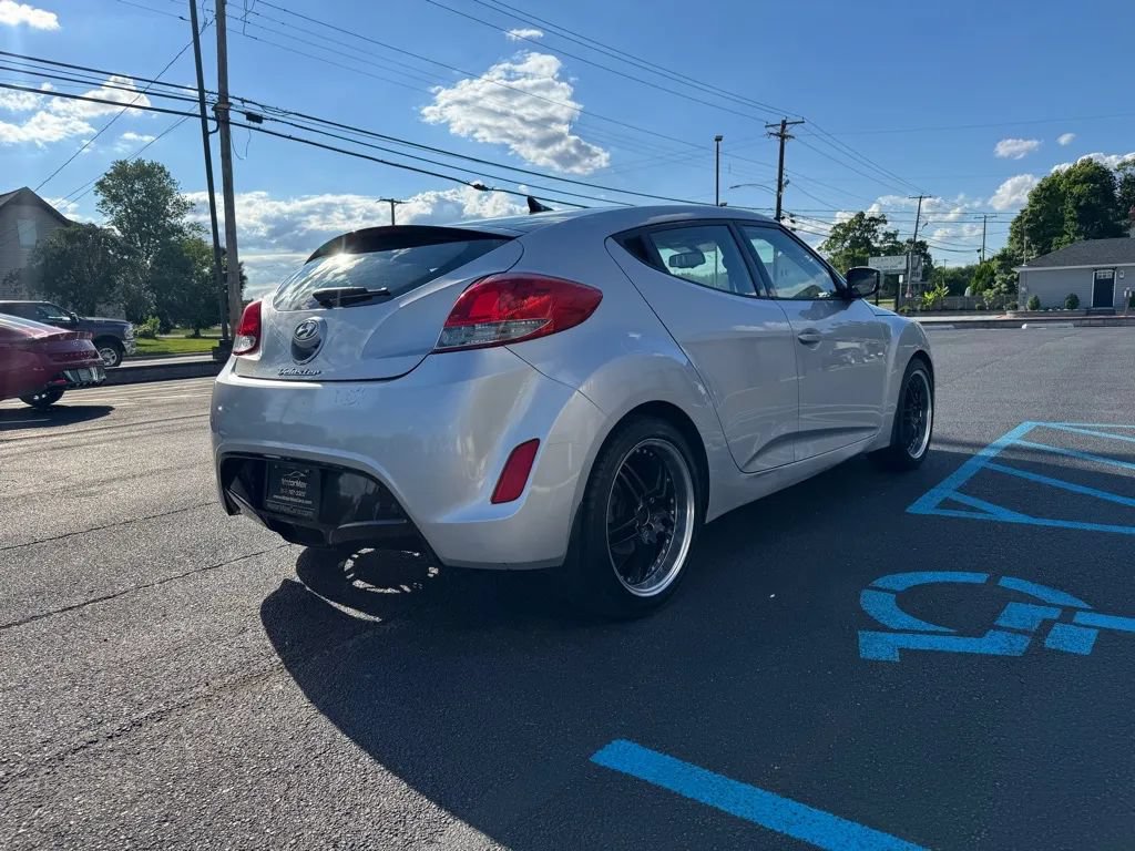 Used 2012 Hyundai Veloster w/ Style Pkg FWD image 3